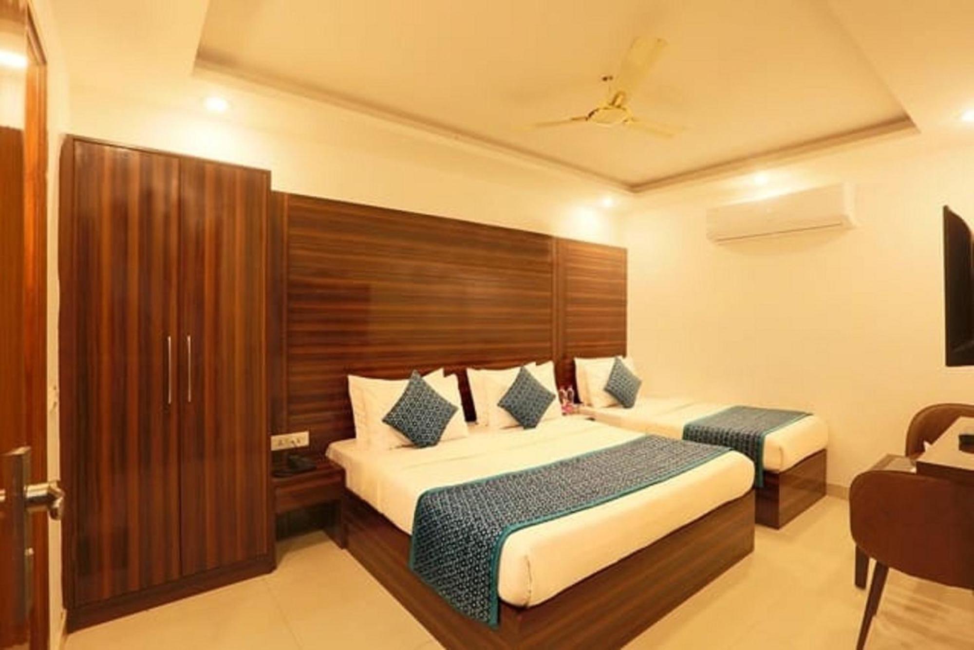 Hotel Chanakya Inn New Delhi Exterior photo