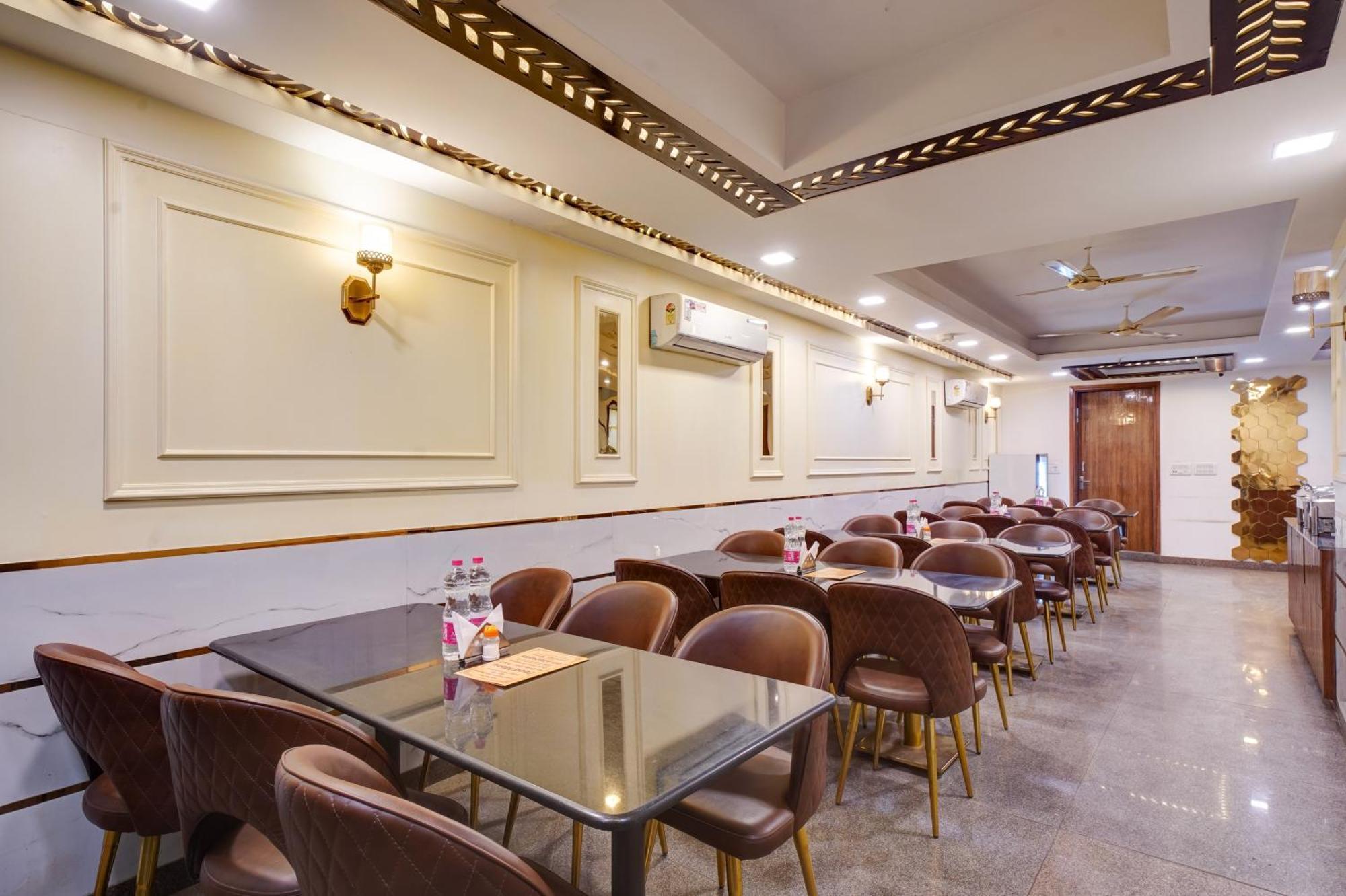 Hotel Chanakya Inn New Delhi Exterior photo