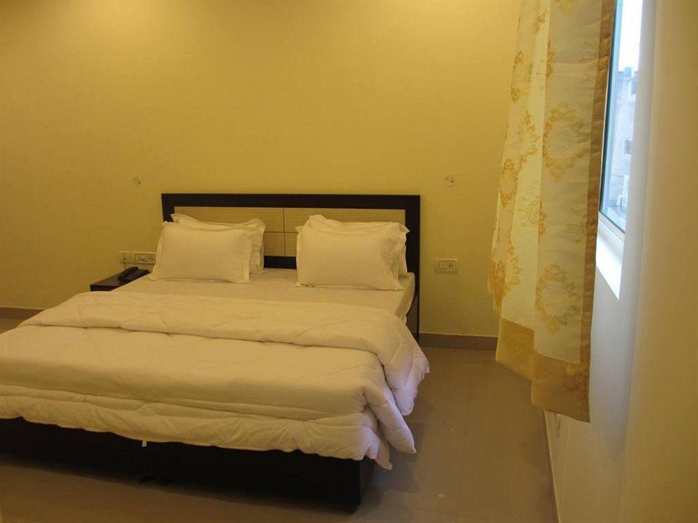 Hotel Chanakya Inn New Delhi Exterior photo
