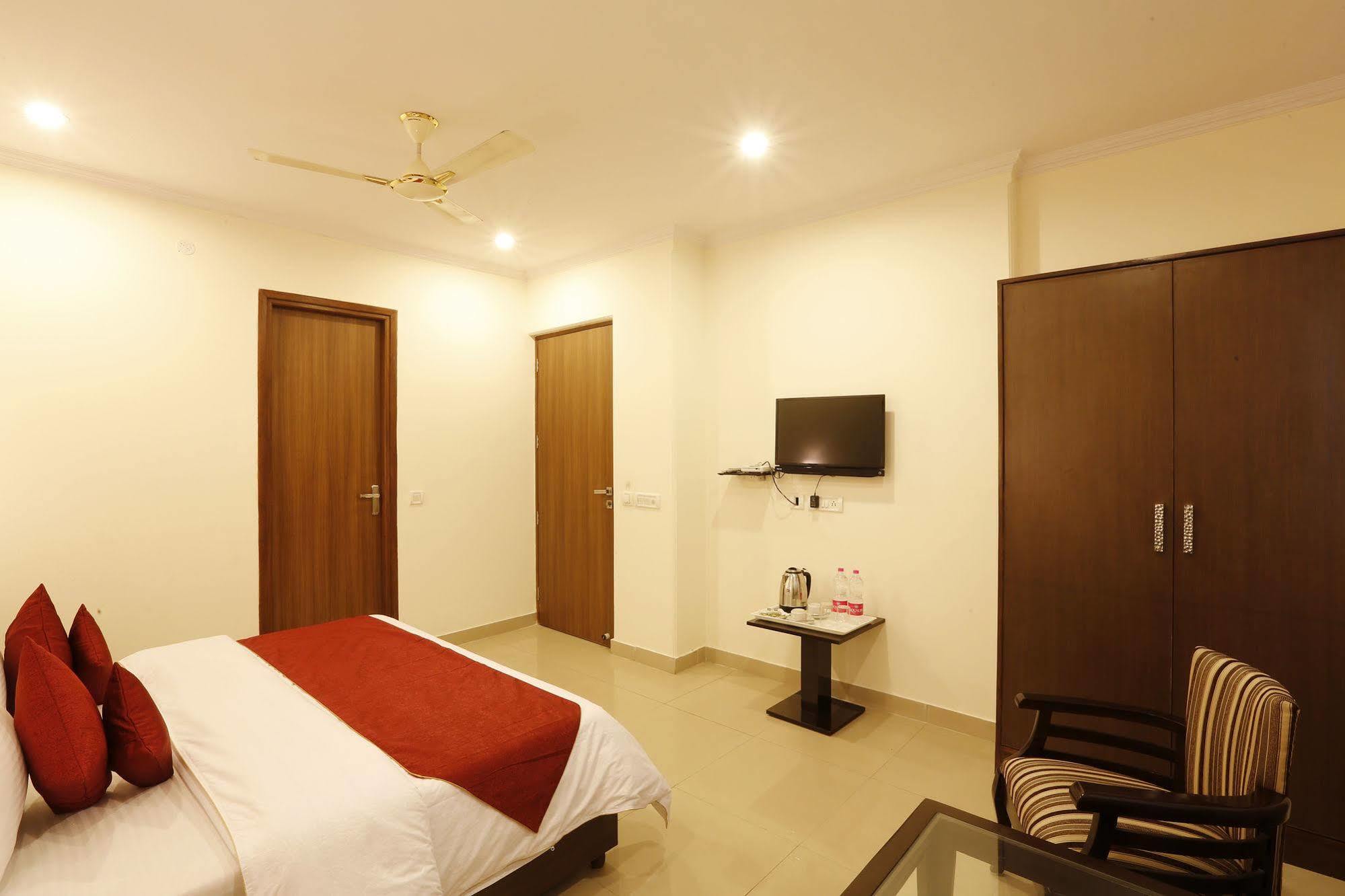 Hotel Chanakya Inn New Delhi Exterior photo